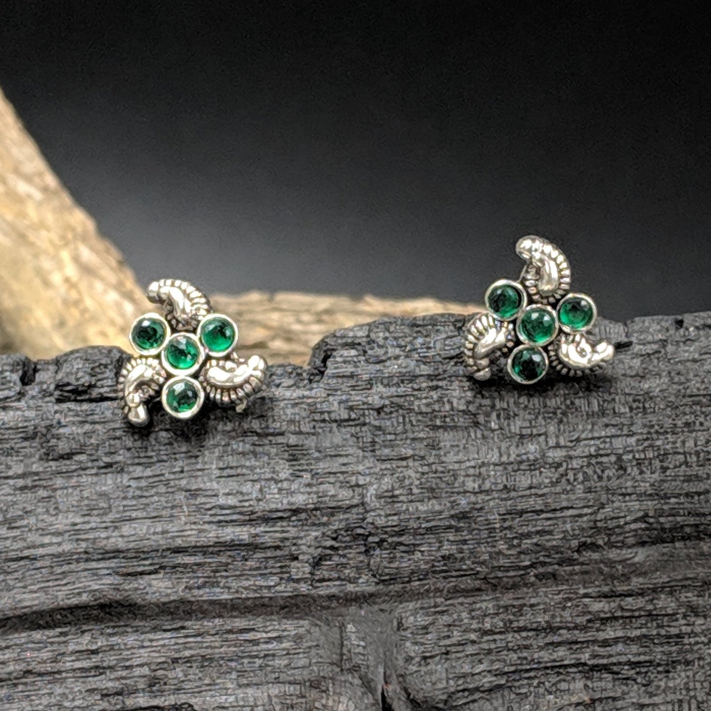 Twist Leaf Earrings - Green