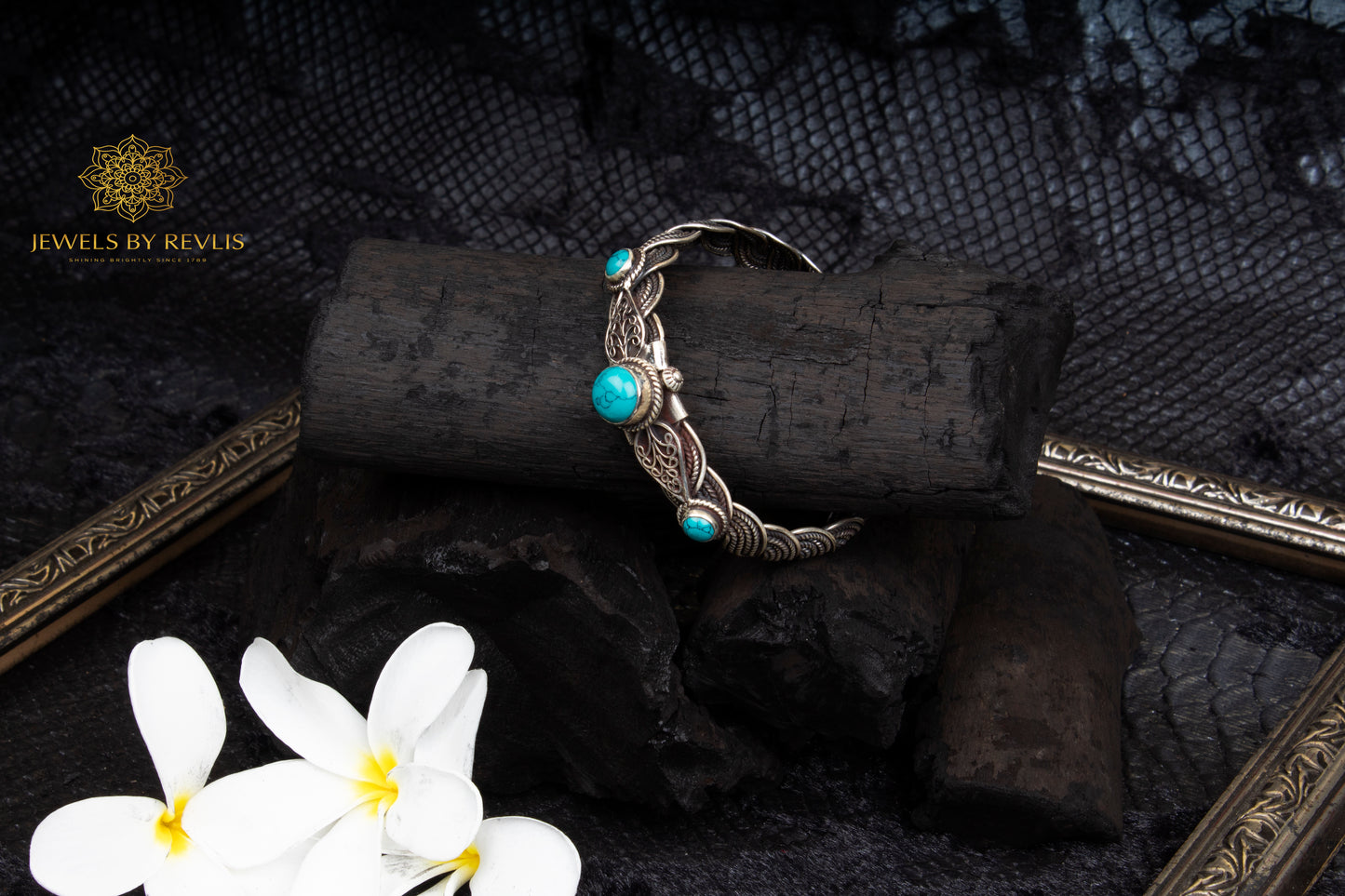 Shirisha Leaves Bracelet with Turquoise Stone