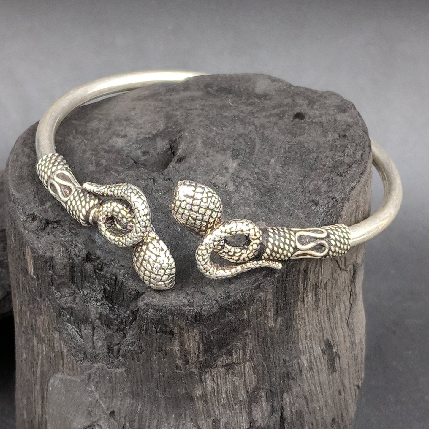Kalyug Charm Bracelet - Snake Mouth