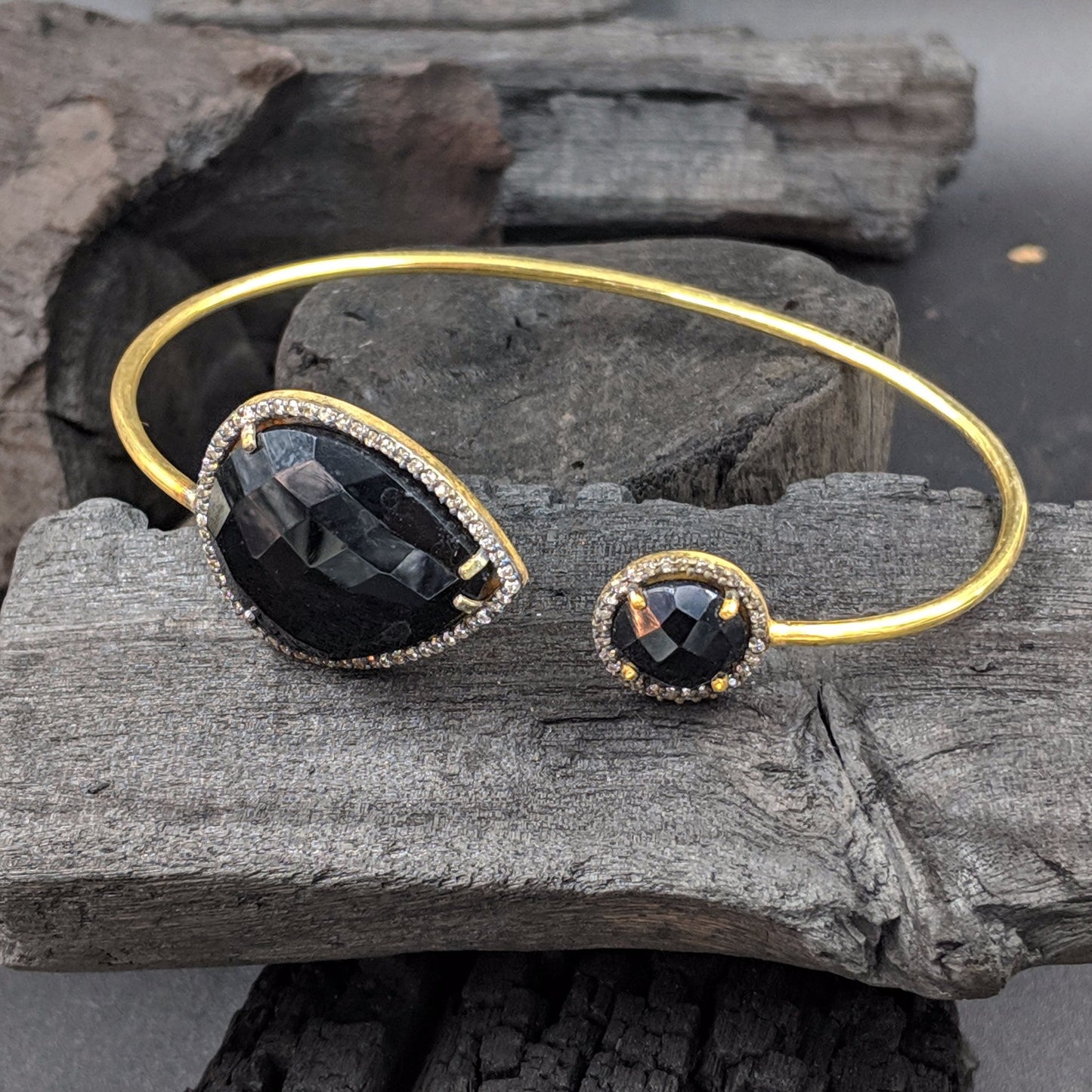 Leaf Dot Bracelet - Black