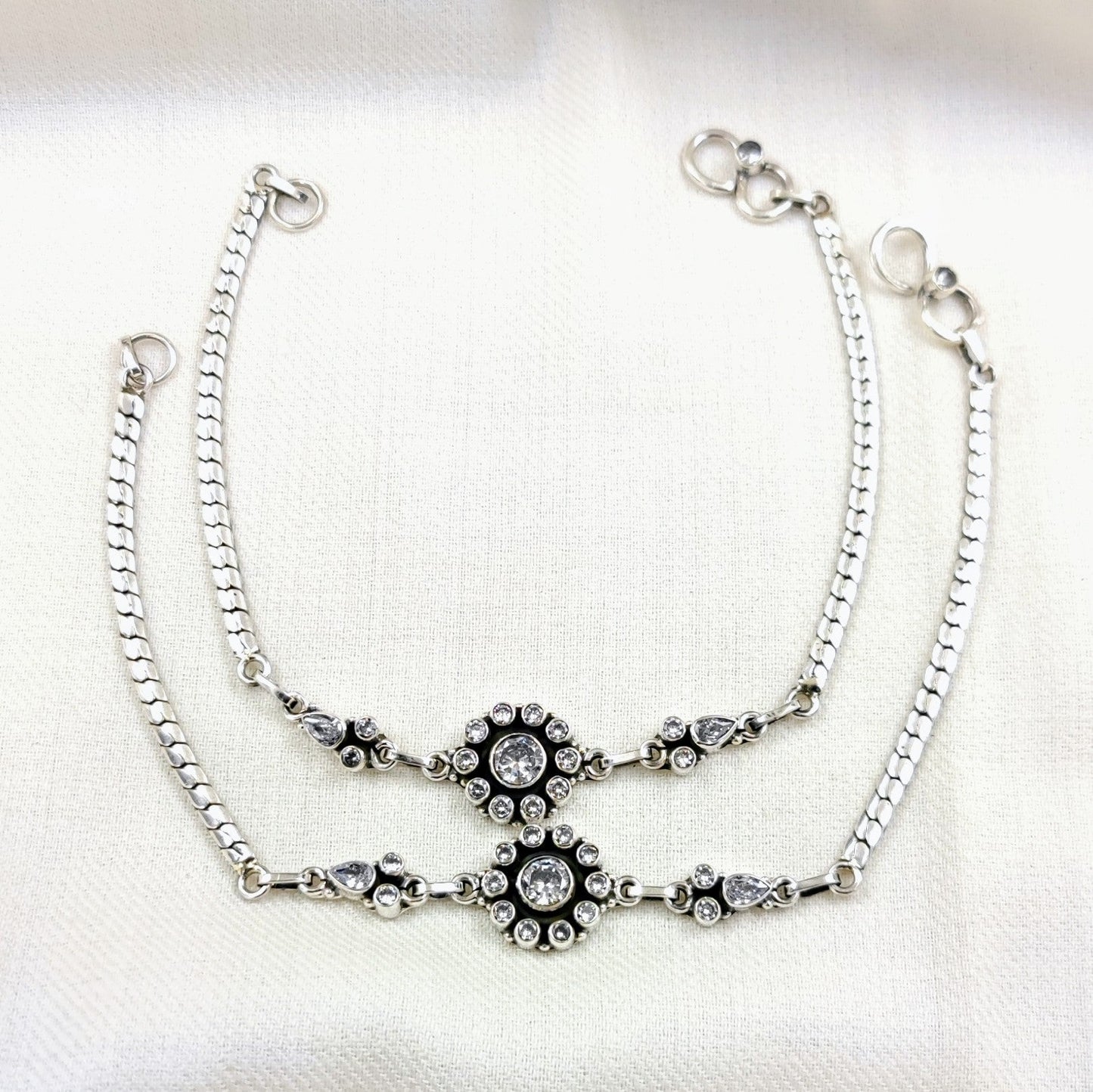 Silver Jewelry Anklets by Jauhri 92.5 Silver - White Flower Chain Anklets