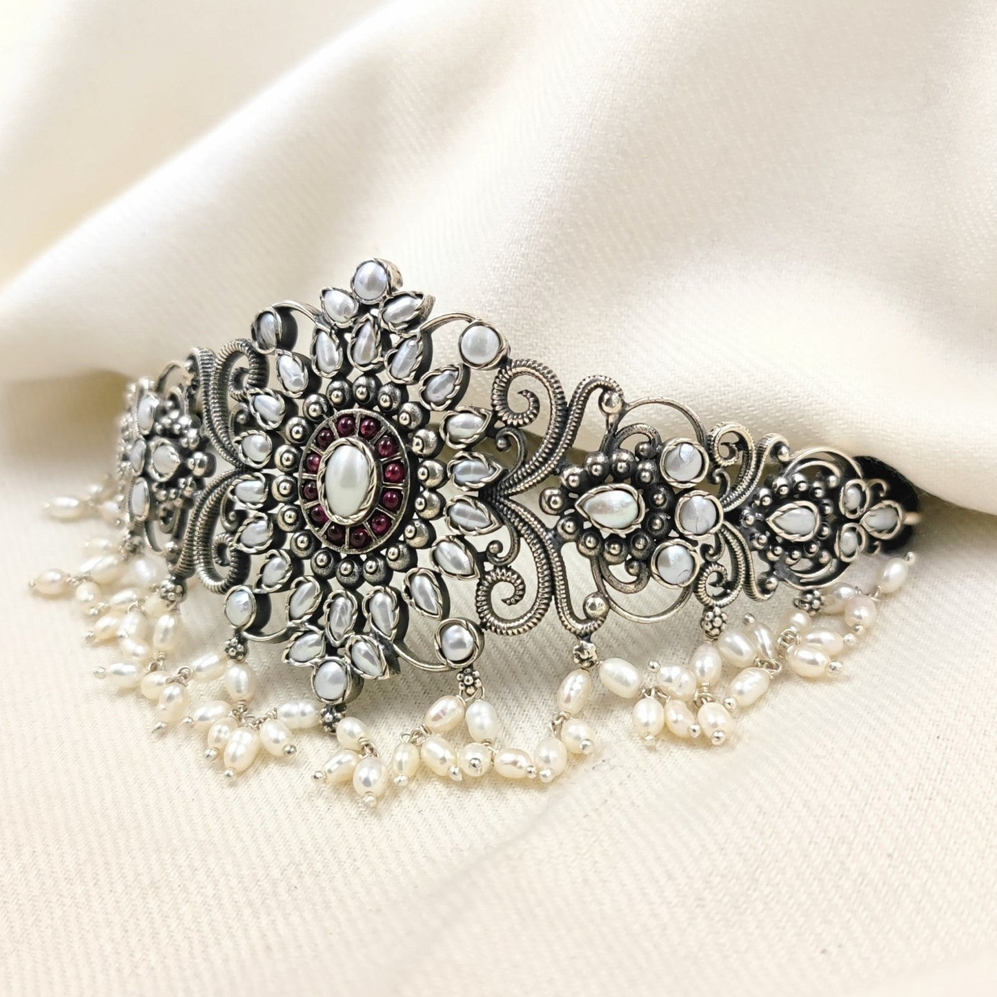 Harsingar Pearl Choker