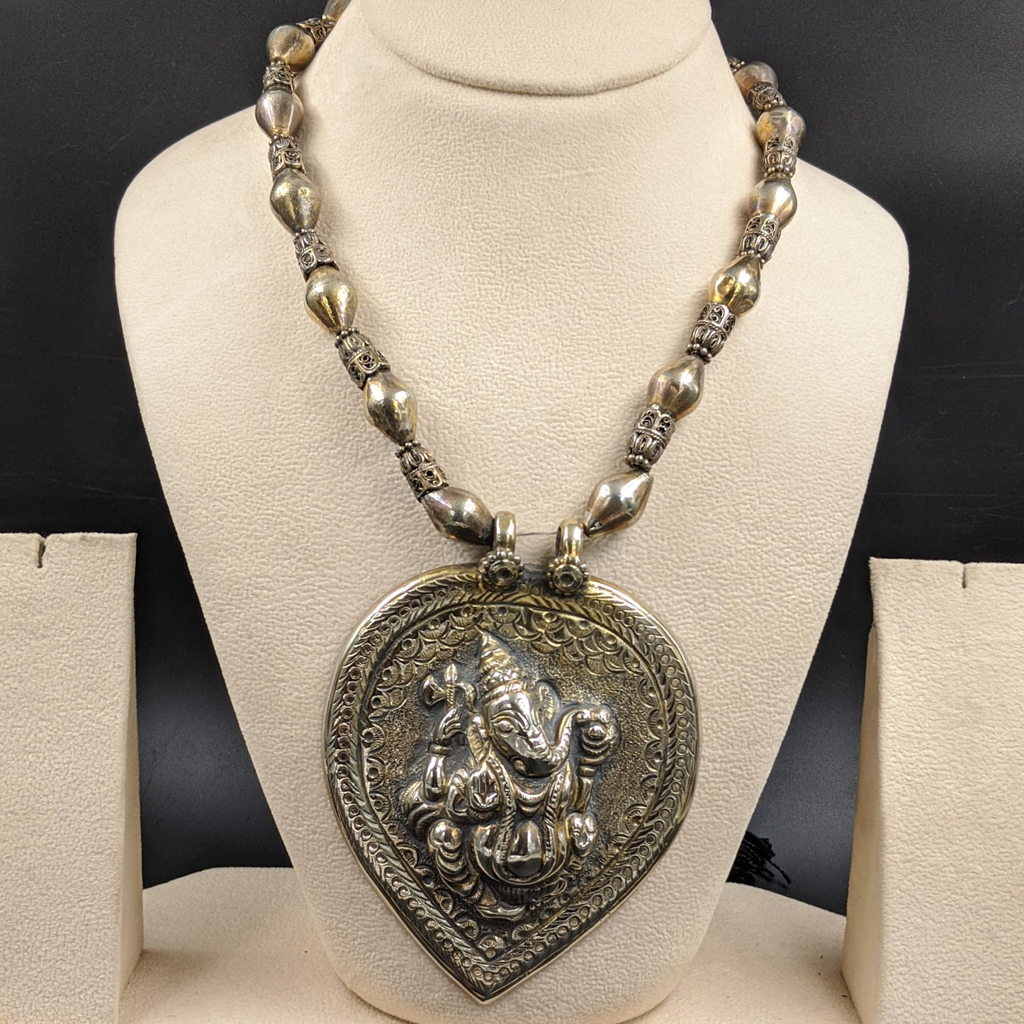 SILVER JEWELLERY Jewels by Revlis Neckpiece