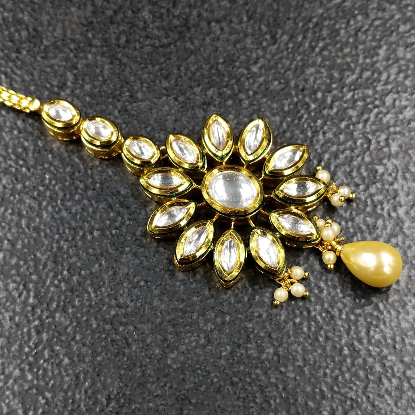 HANDCRAFTED LUXURY FASHION JEWELLERY BY JAUHRI-SARA MAANG TIKKA