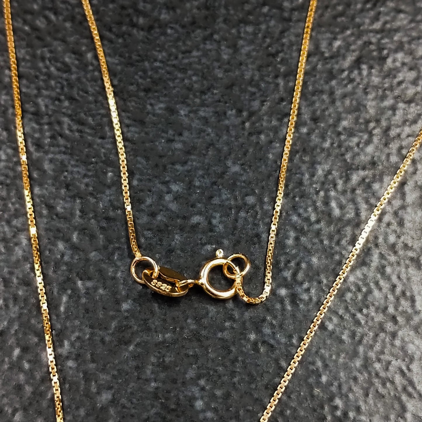 Dazzle Pineapple Pendant and Chain