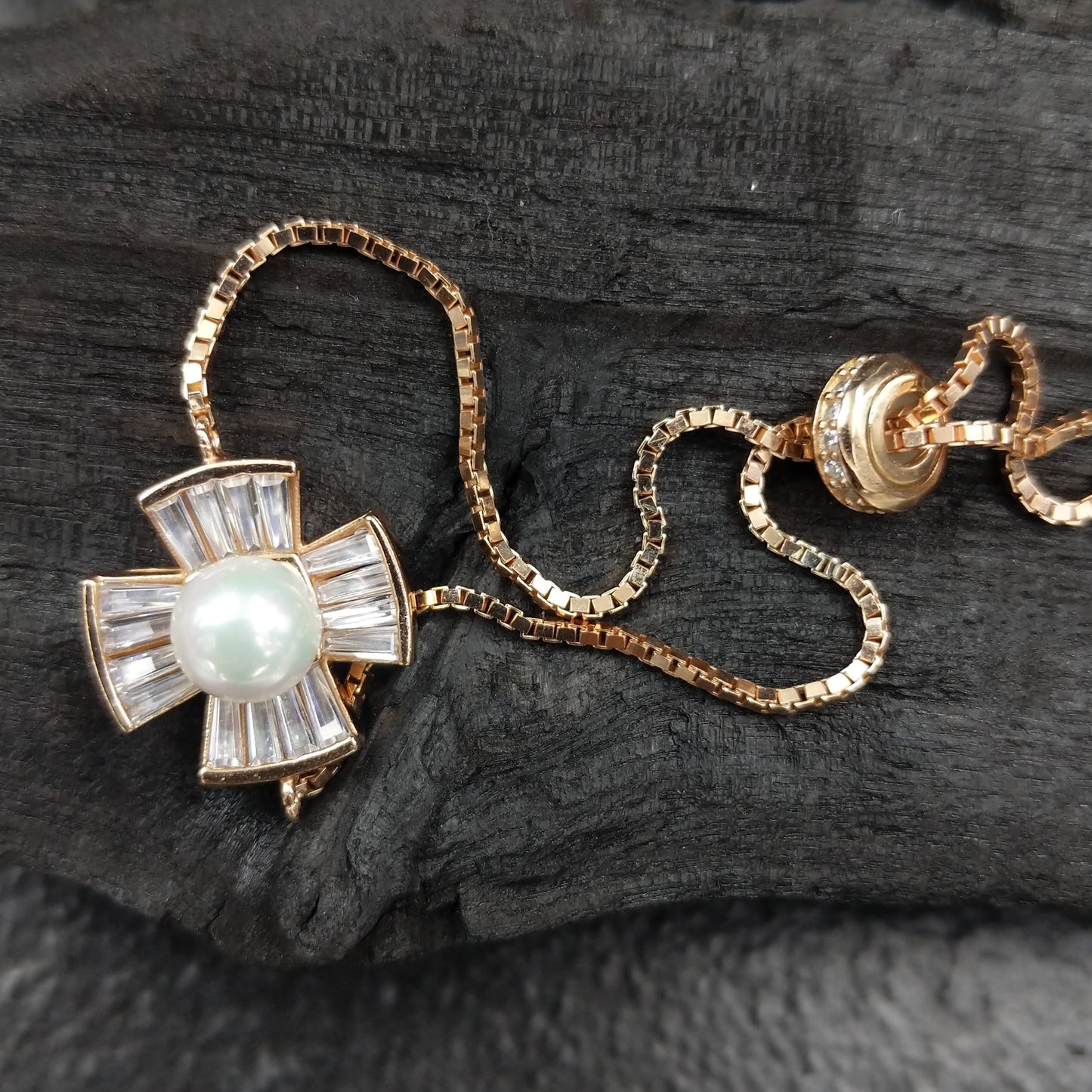 Sparkling Pearl Flower Slider Bracelet