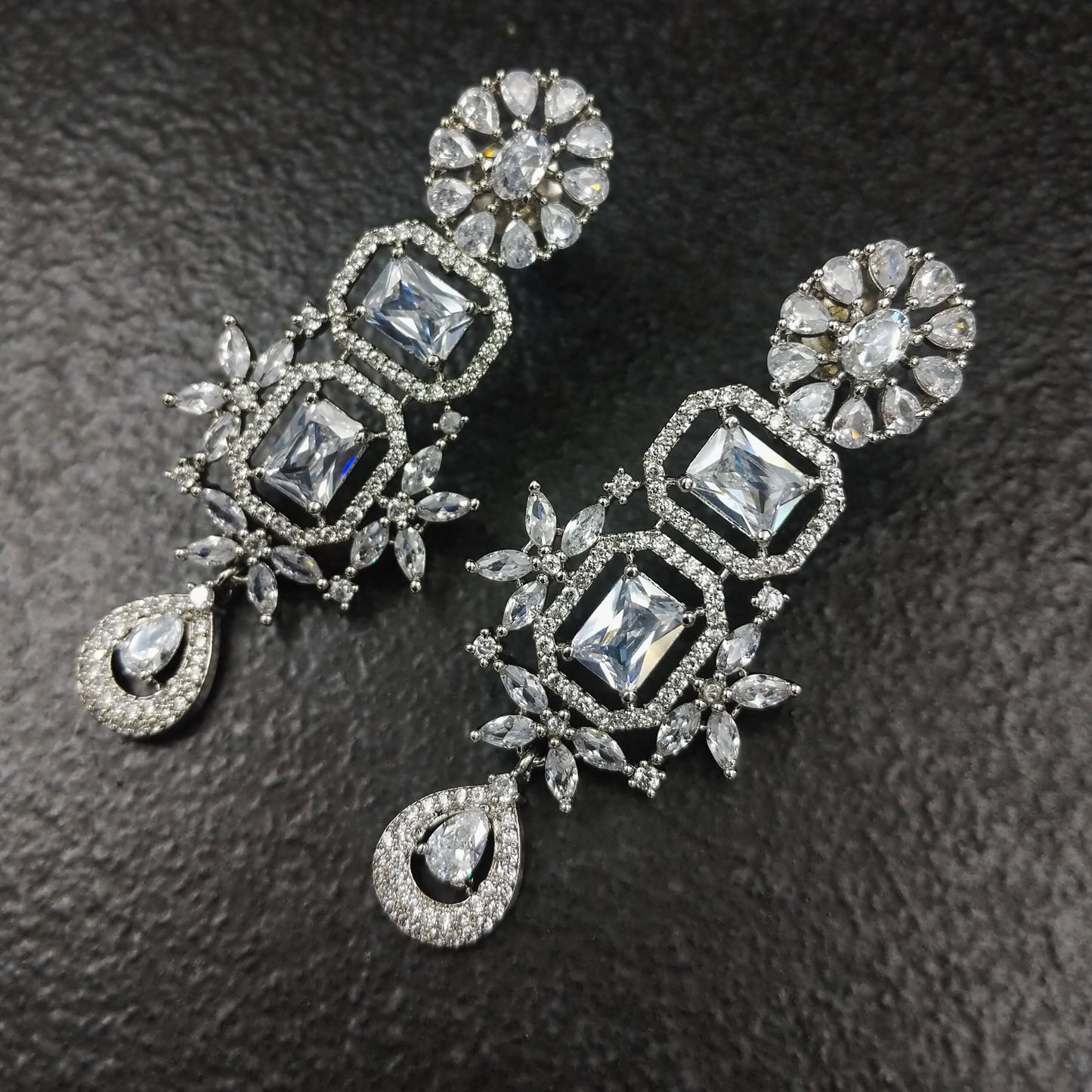 Glimmerine Choker Set