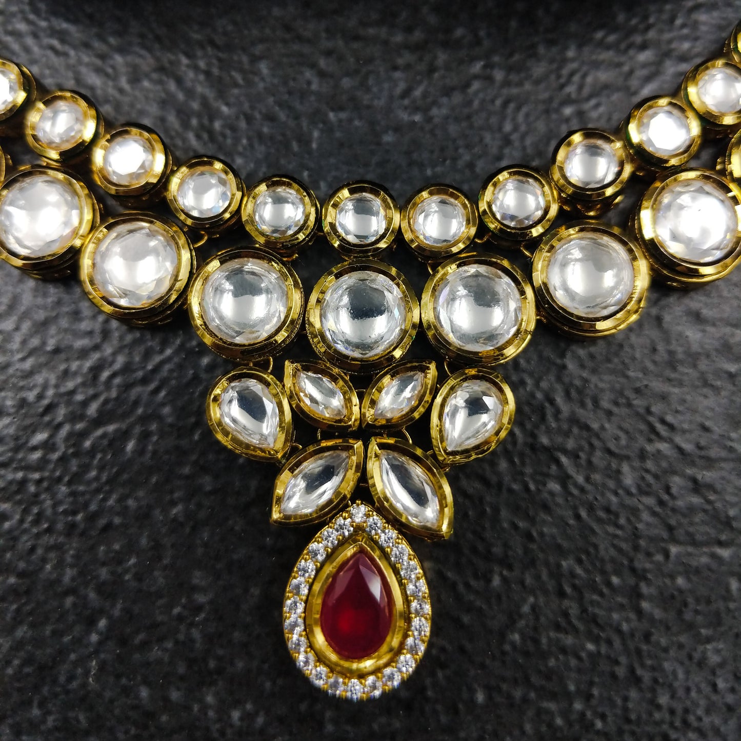 Sayra Kundan Necklace Set