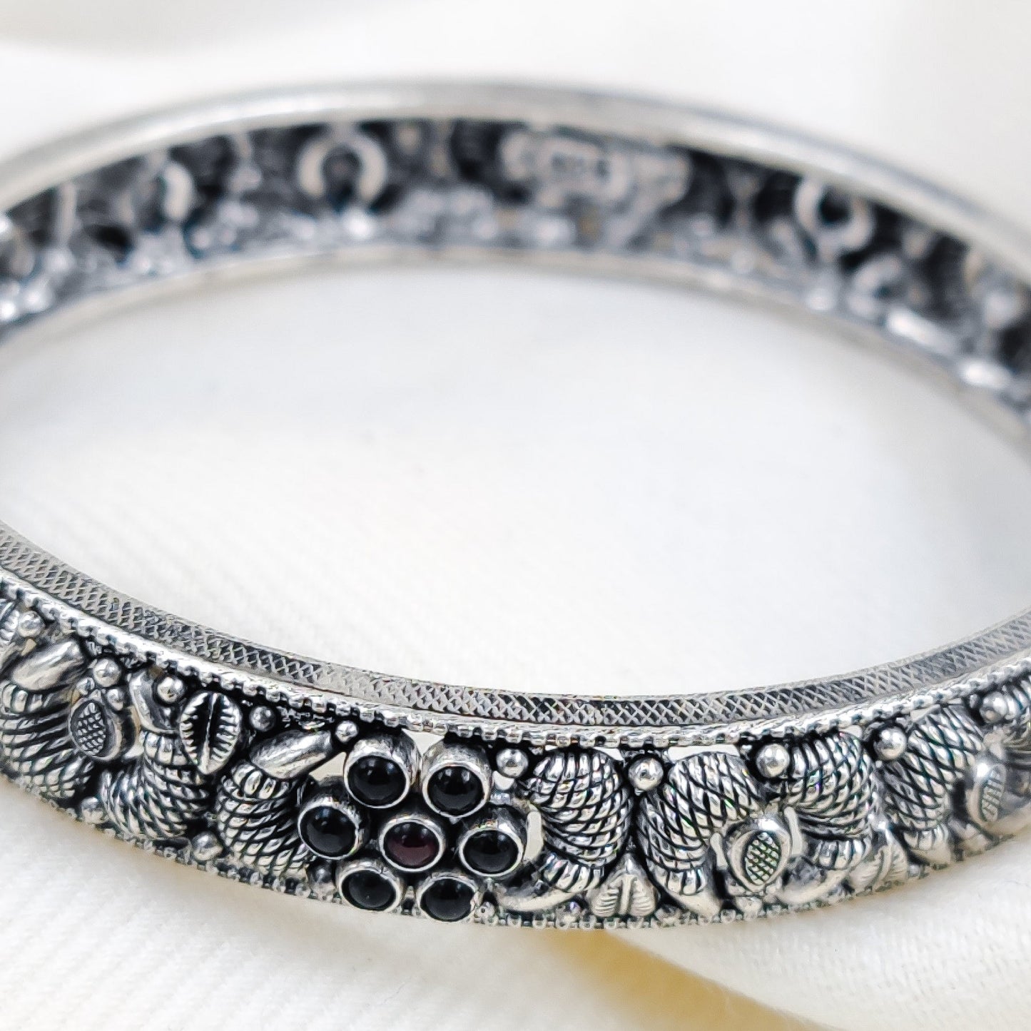 Neelkanthi Bangle
