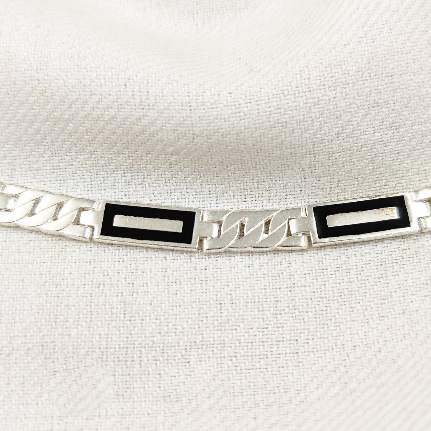 Border Bracelet
