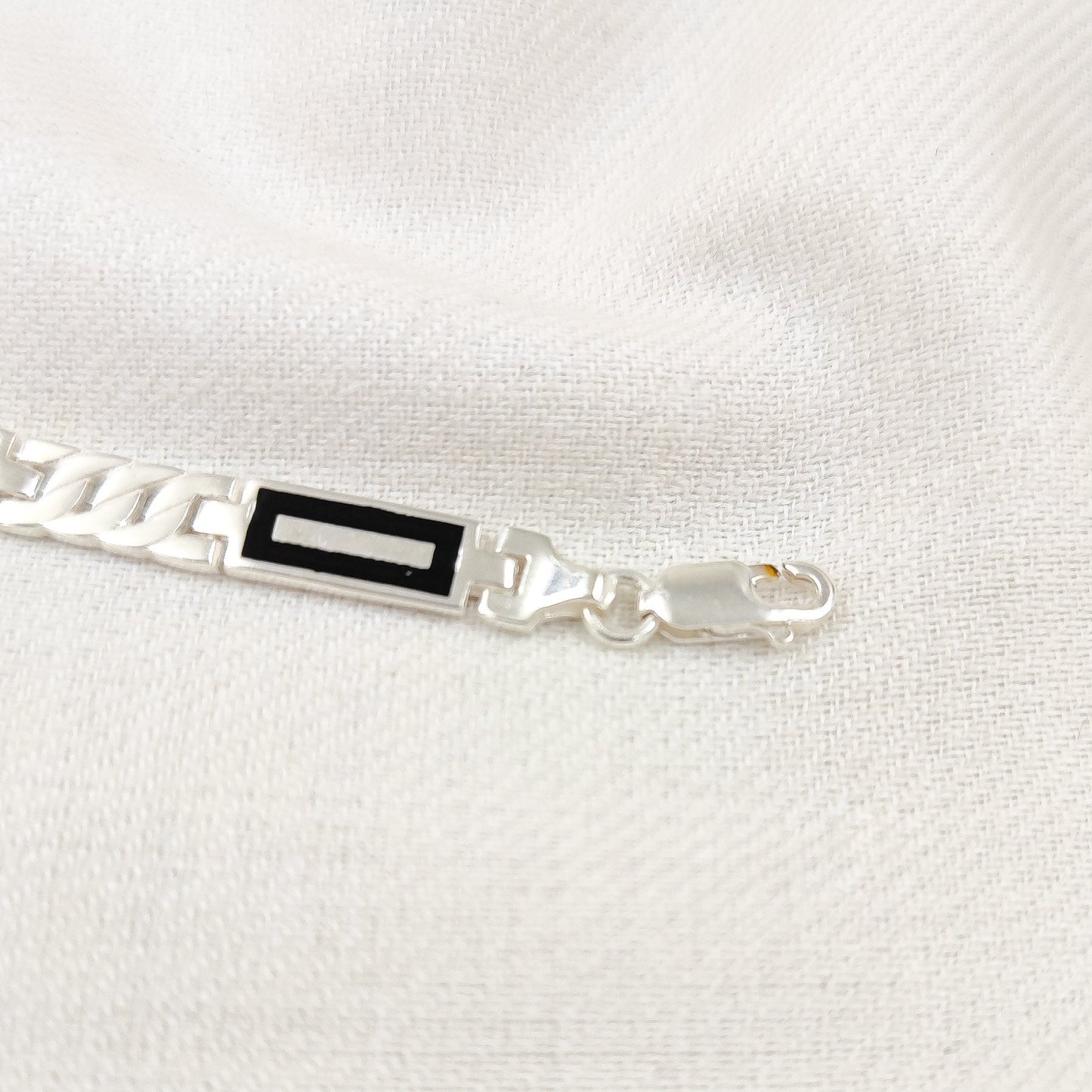 Border Bracelet