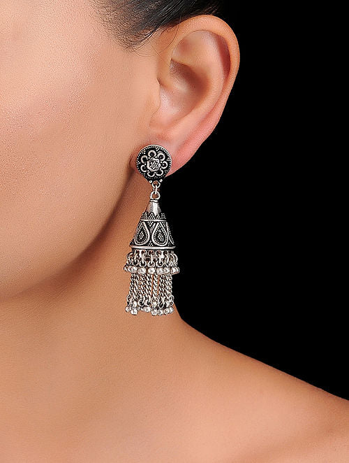 Ashwathama Gol Tikona Jhumka