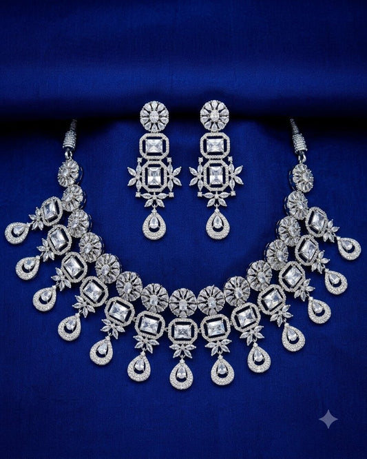 Glimmerine Choker Set