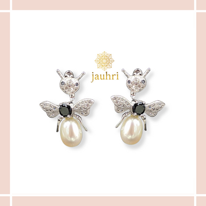 Bee Pearl Earring
