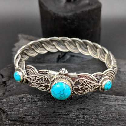 Shirisha Leaves Bracelet with Turquoise Stone