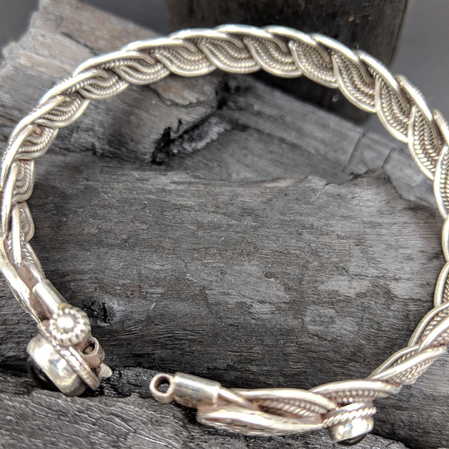 Shirisha Leaves Bracelet with White Pearls