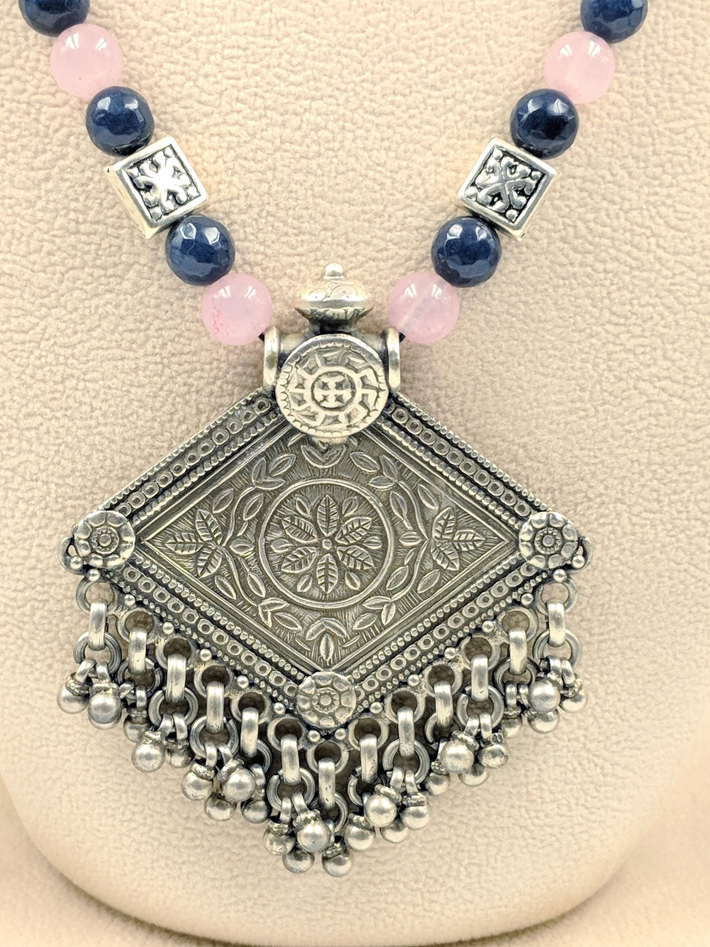 Shirisha Shri Prithvi Necklace With Earrings