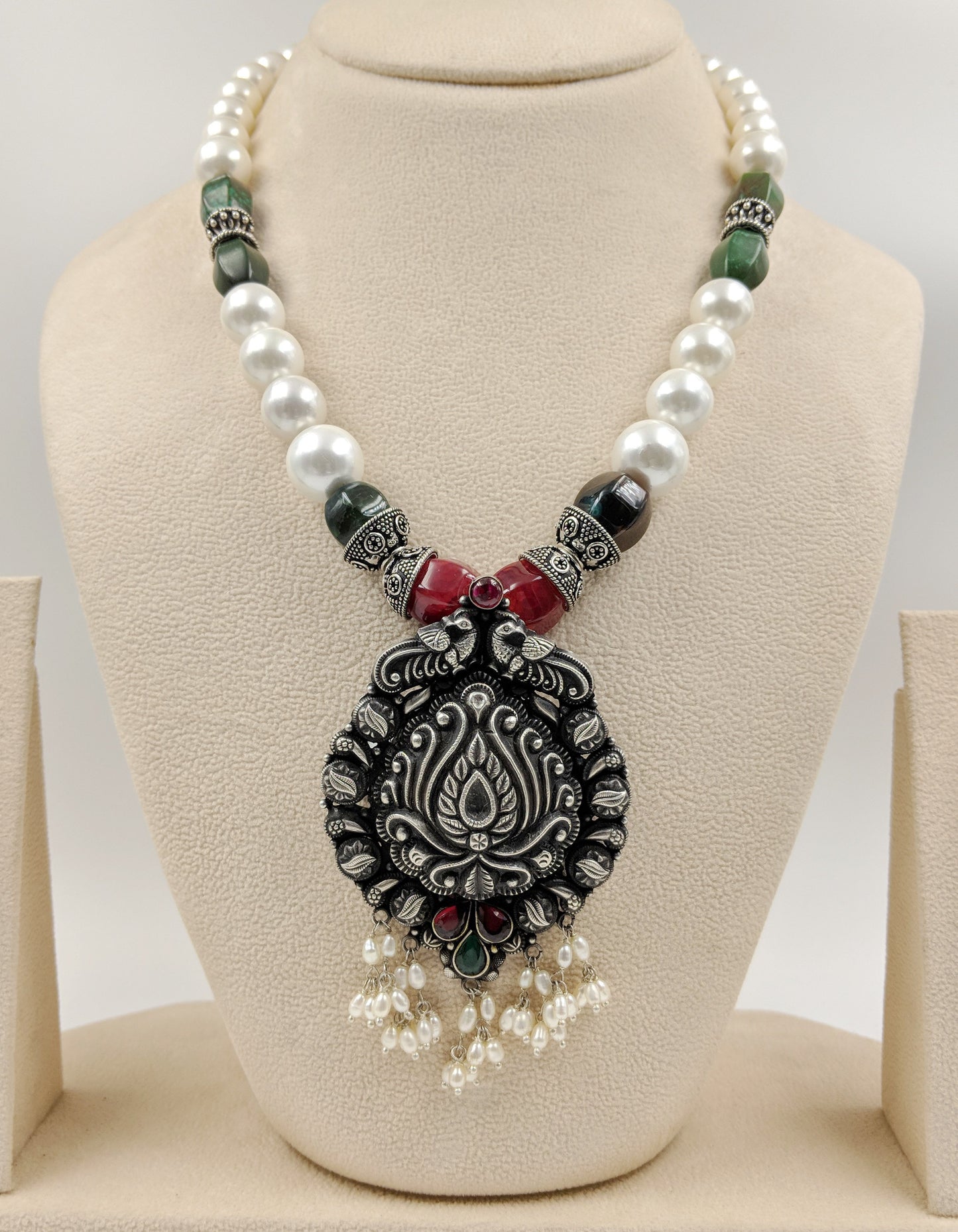 Mayur Griva Necklace with Earrings