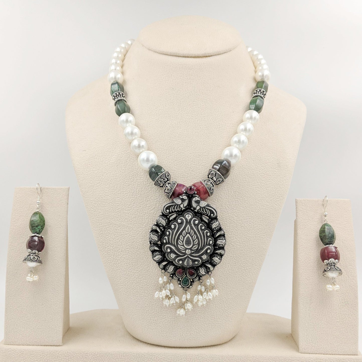 Mayur Griva Necklace with Earrings