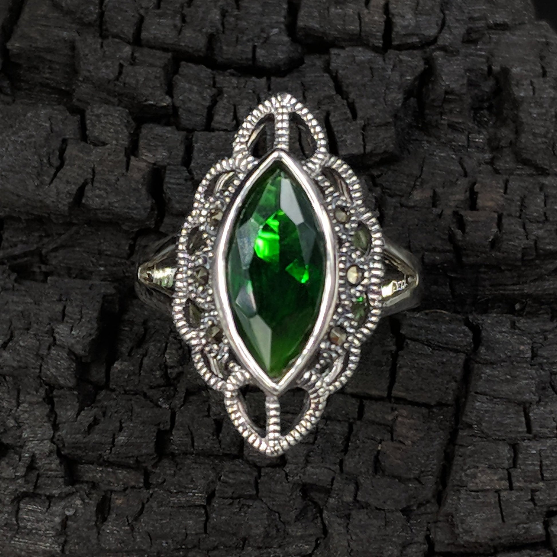 Jewels by Revlis Silver Ring