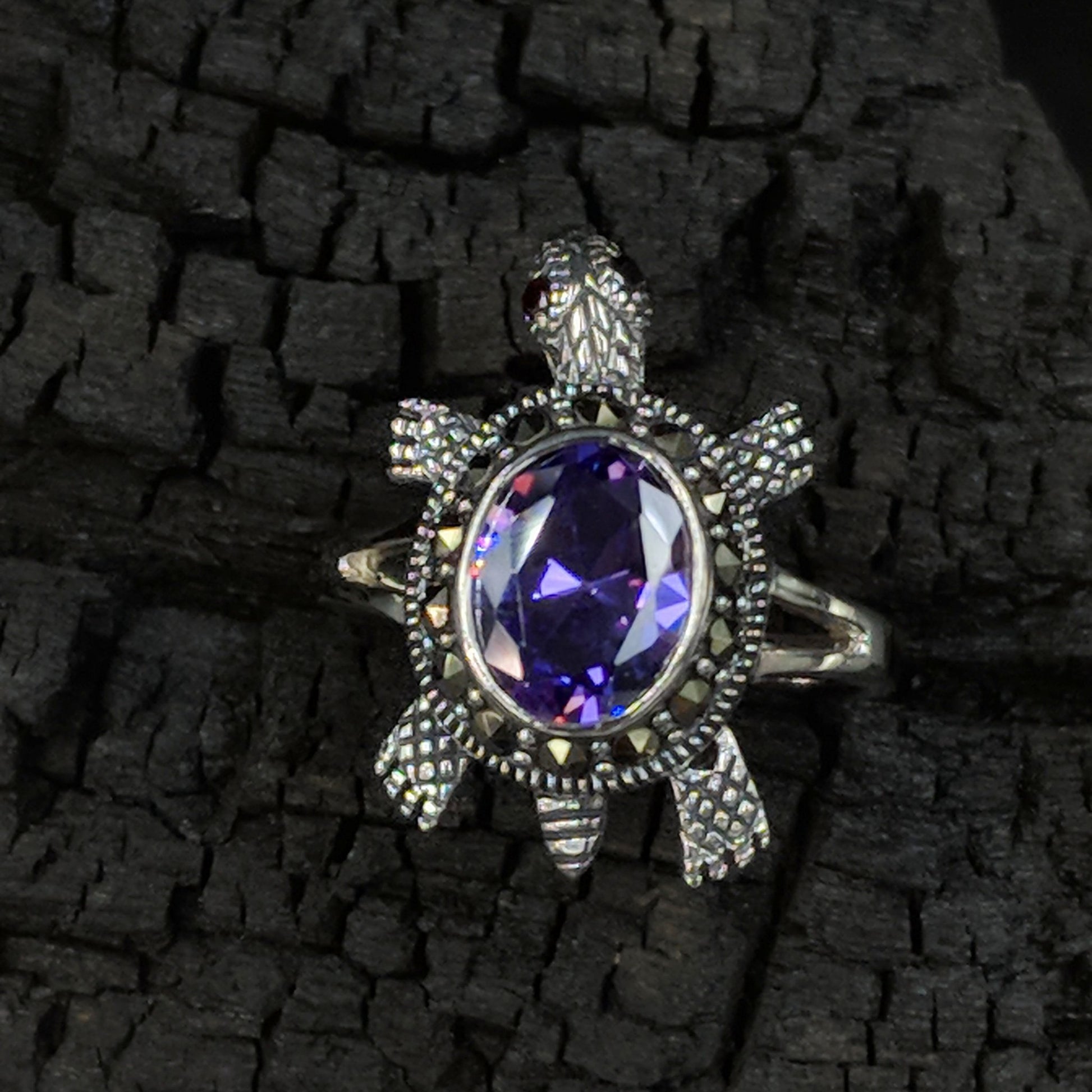 Jewels by Revlis Silver Ring