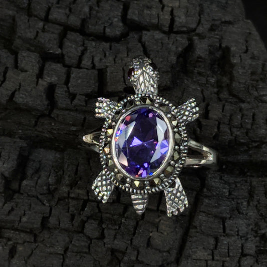 Jewels by Revlis Silver Ring
