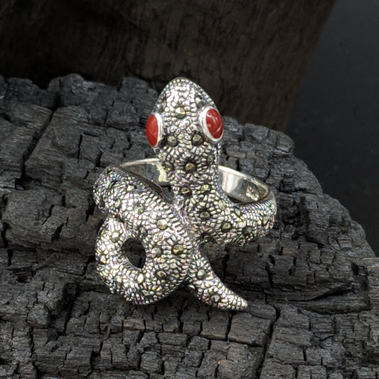 Jewels by Revlis Silver Ring