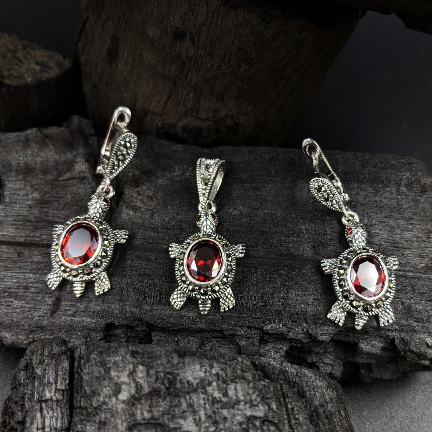 Ashwathama Tortoise Pendant and Earrings Set - Red