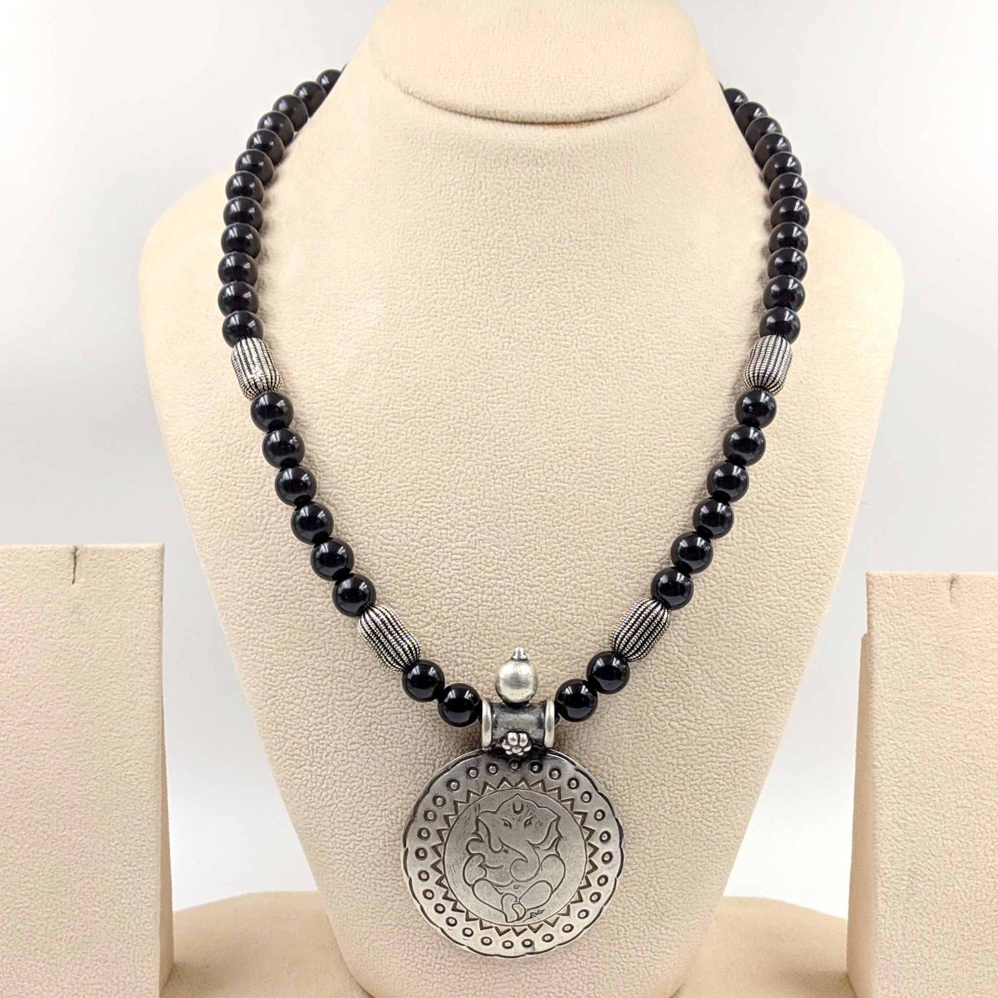 SILVER JEWELLERY Jewels by Revlis Neckpiece