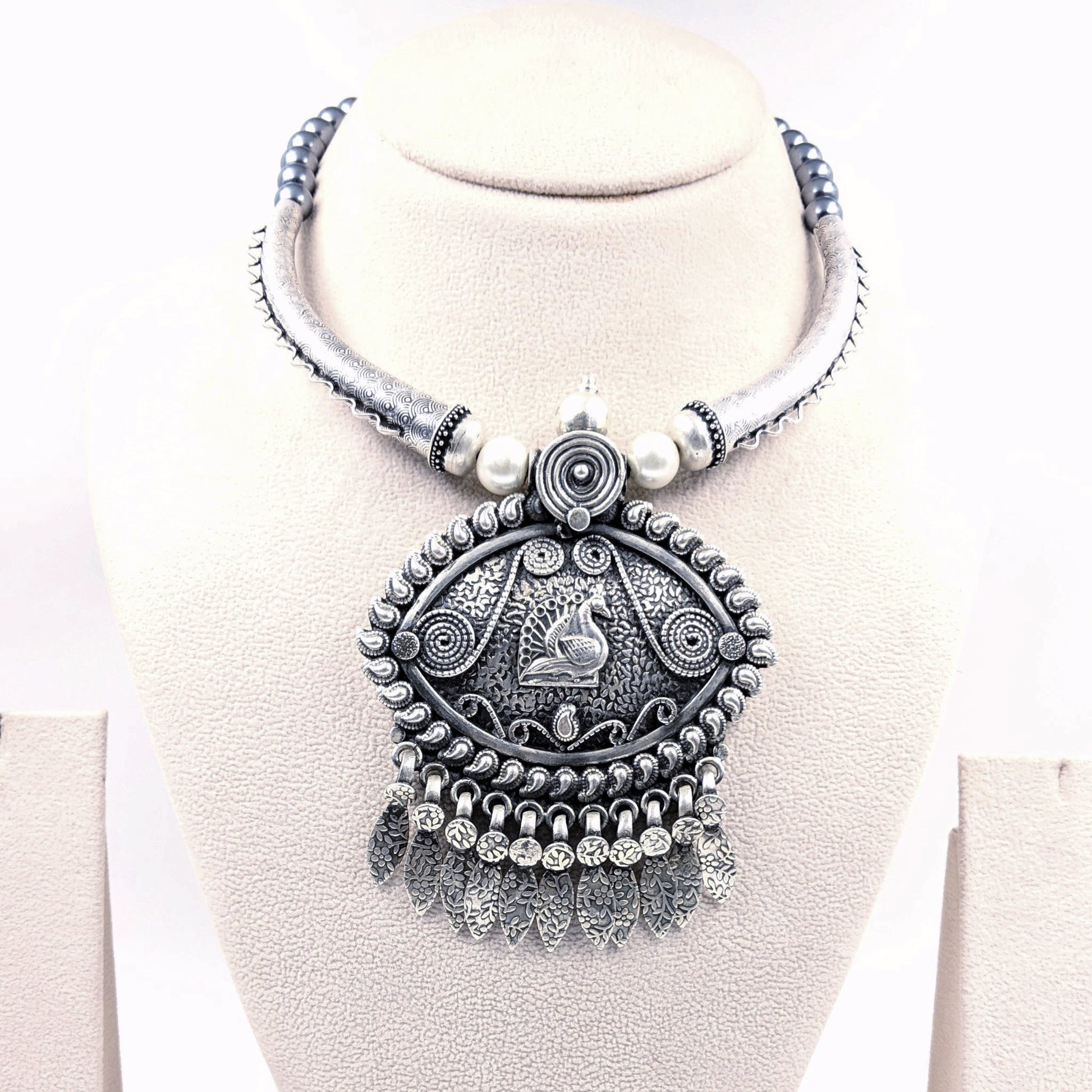 SILVER JEWELLERY Jewels by Revlis Neckpiece