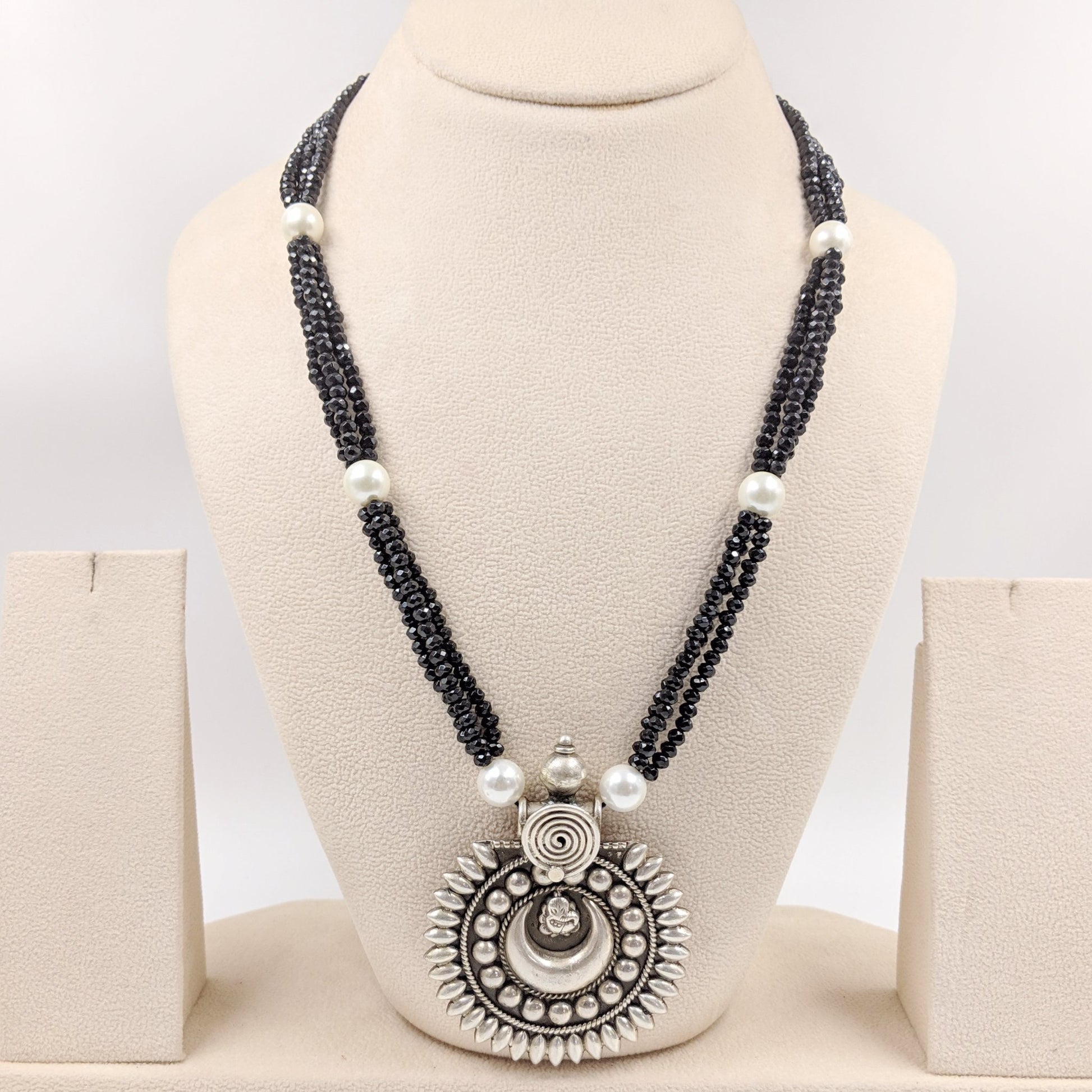 SILVER JEWELLERY Jewels by Revlis Neckpiece