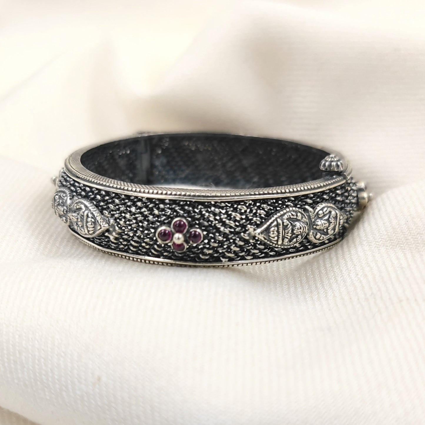 Silver Jewelry Bracelets by Jauhri 92.5 Silver - Lakshmi Guthai Kada