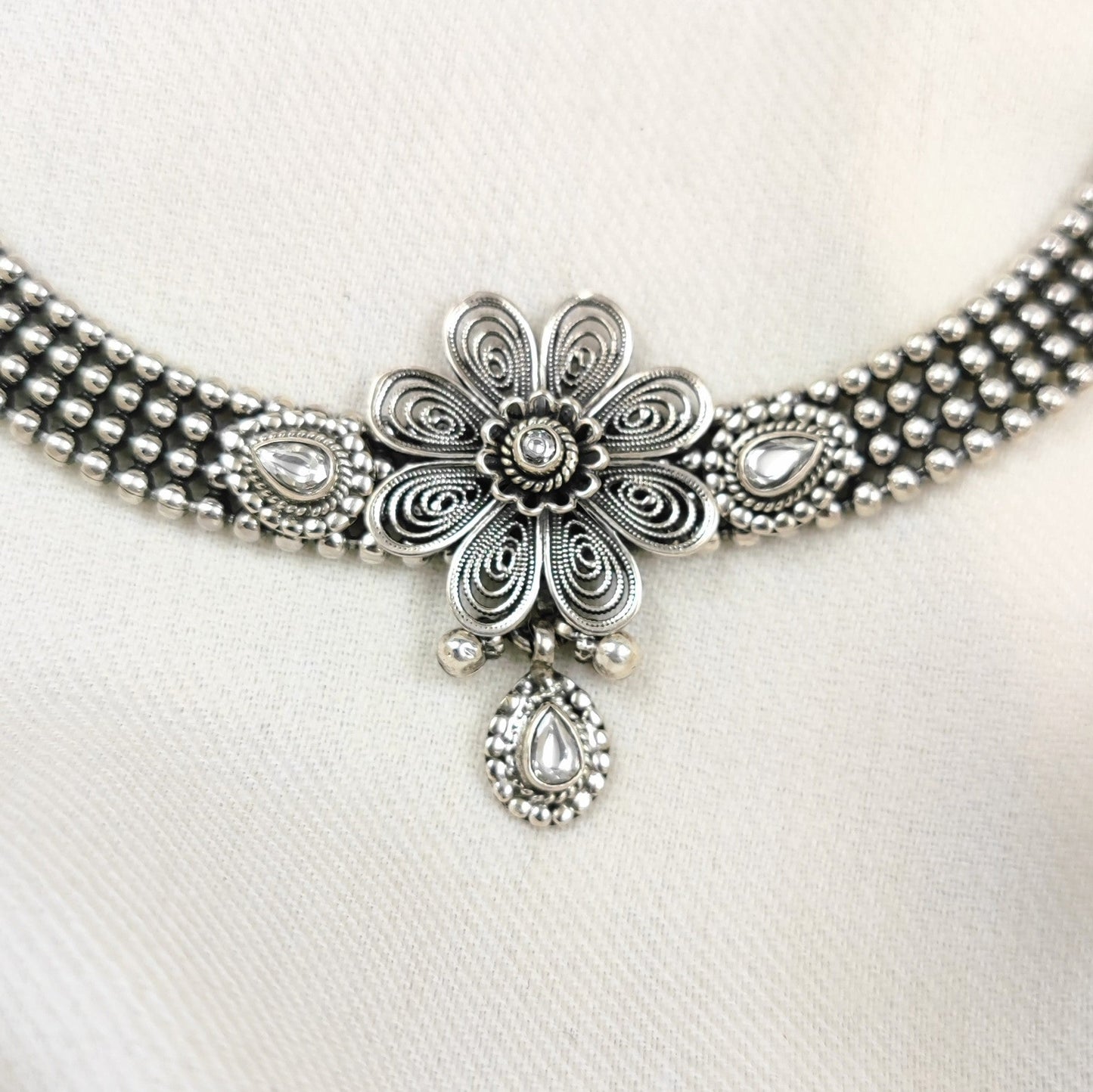 White Thin Collar Choker