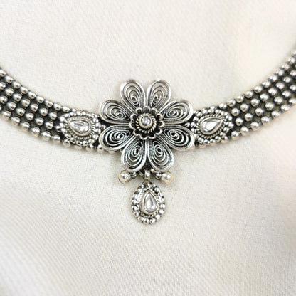 White Thin Collar Choker