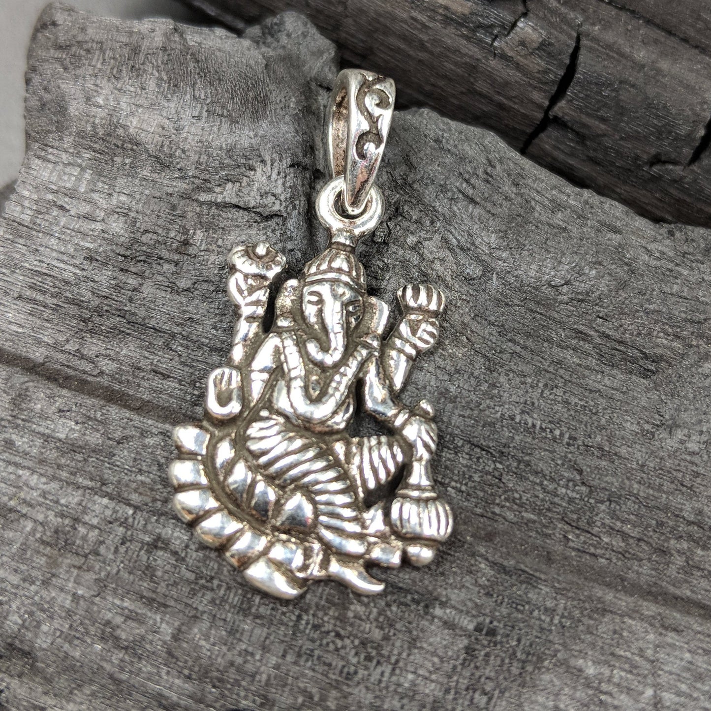 Jewels by Revlis Pendant
