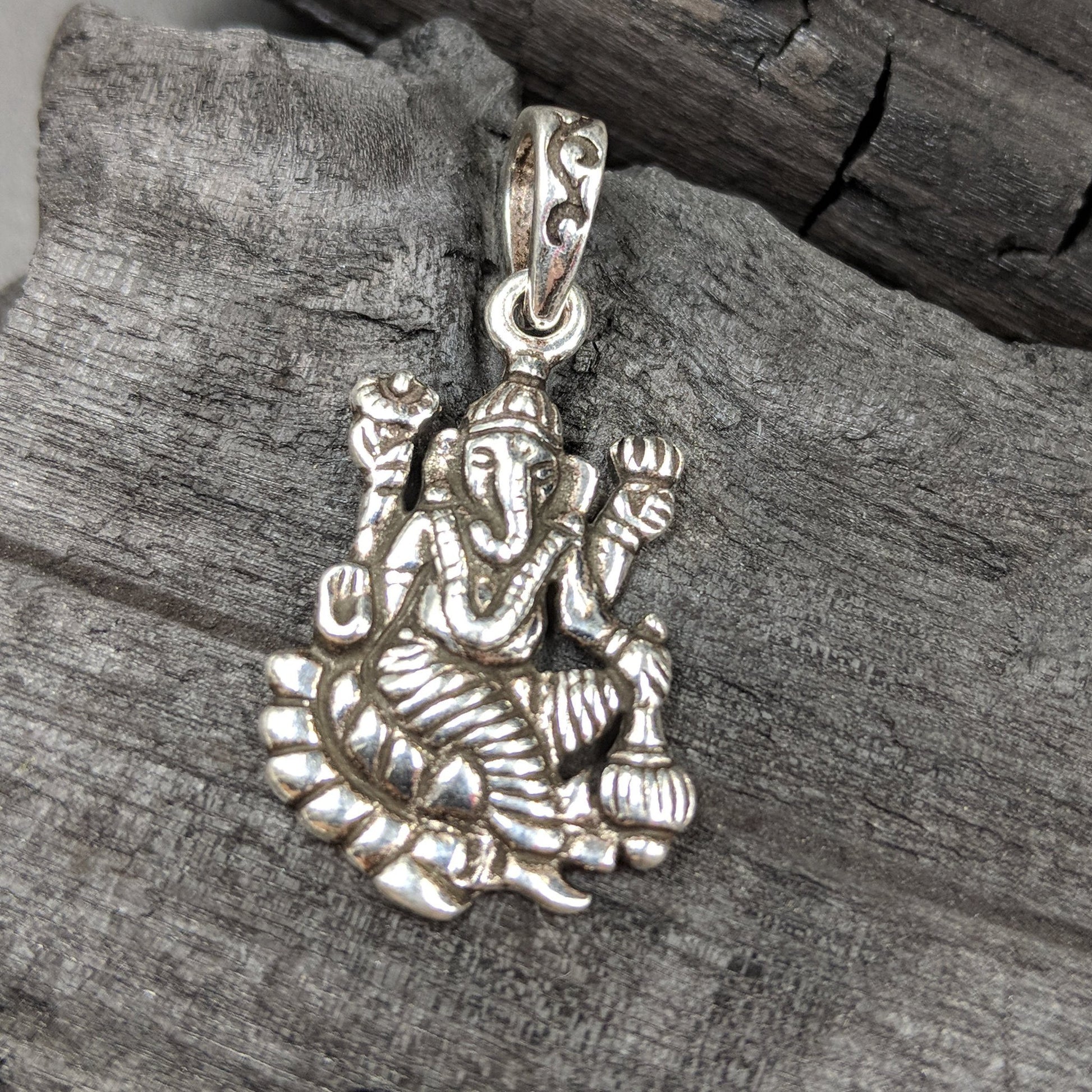 Jewels by Revlis Pendant