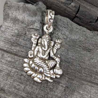 Jewels by Revlis Pendant
