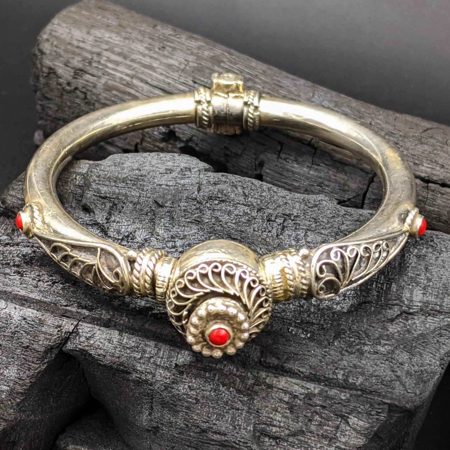 Shirisha Matki Gumbad Kada - Red