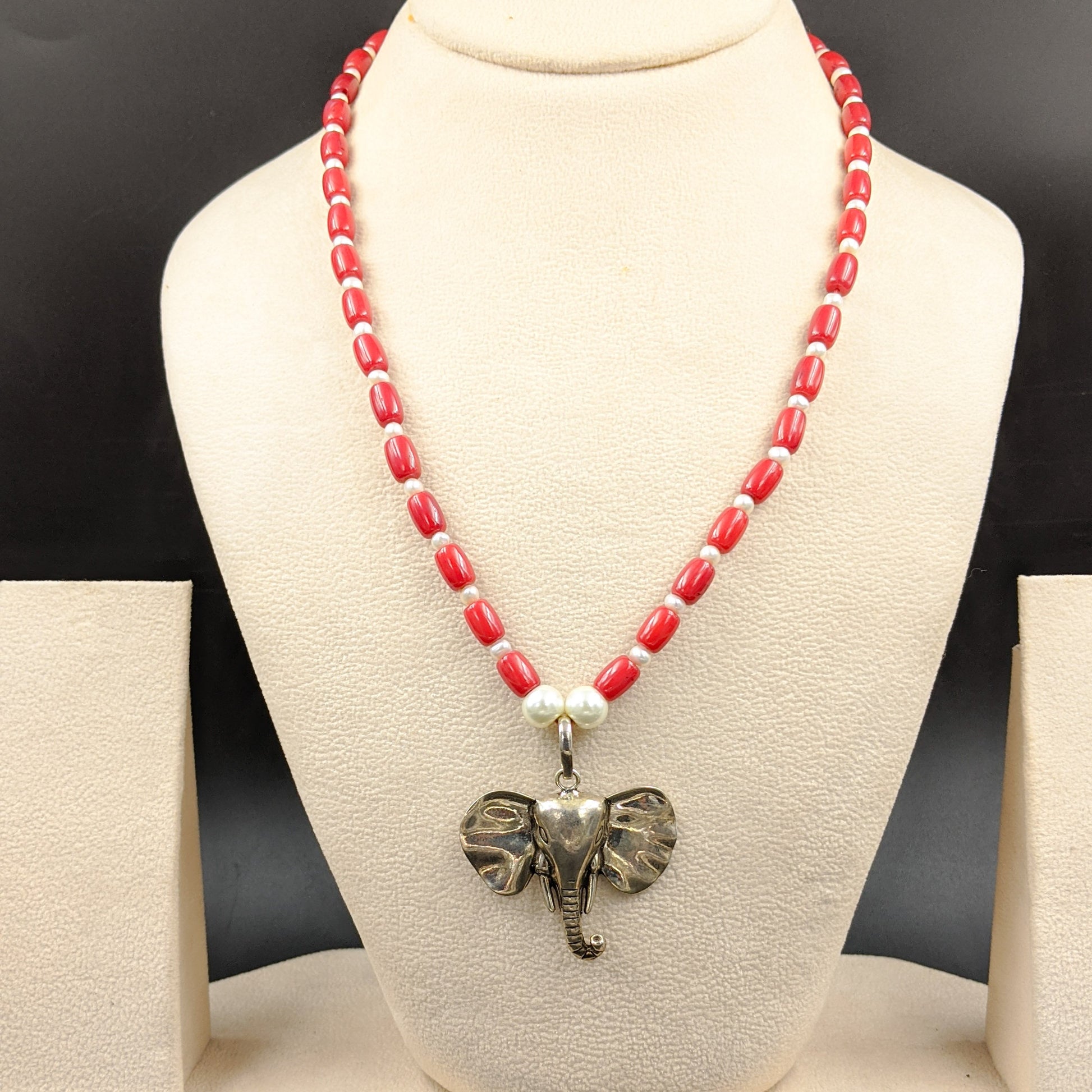 SILVER JEWELLERY Jewels by Revlis Neckpiece