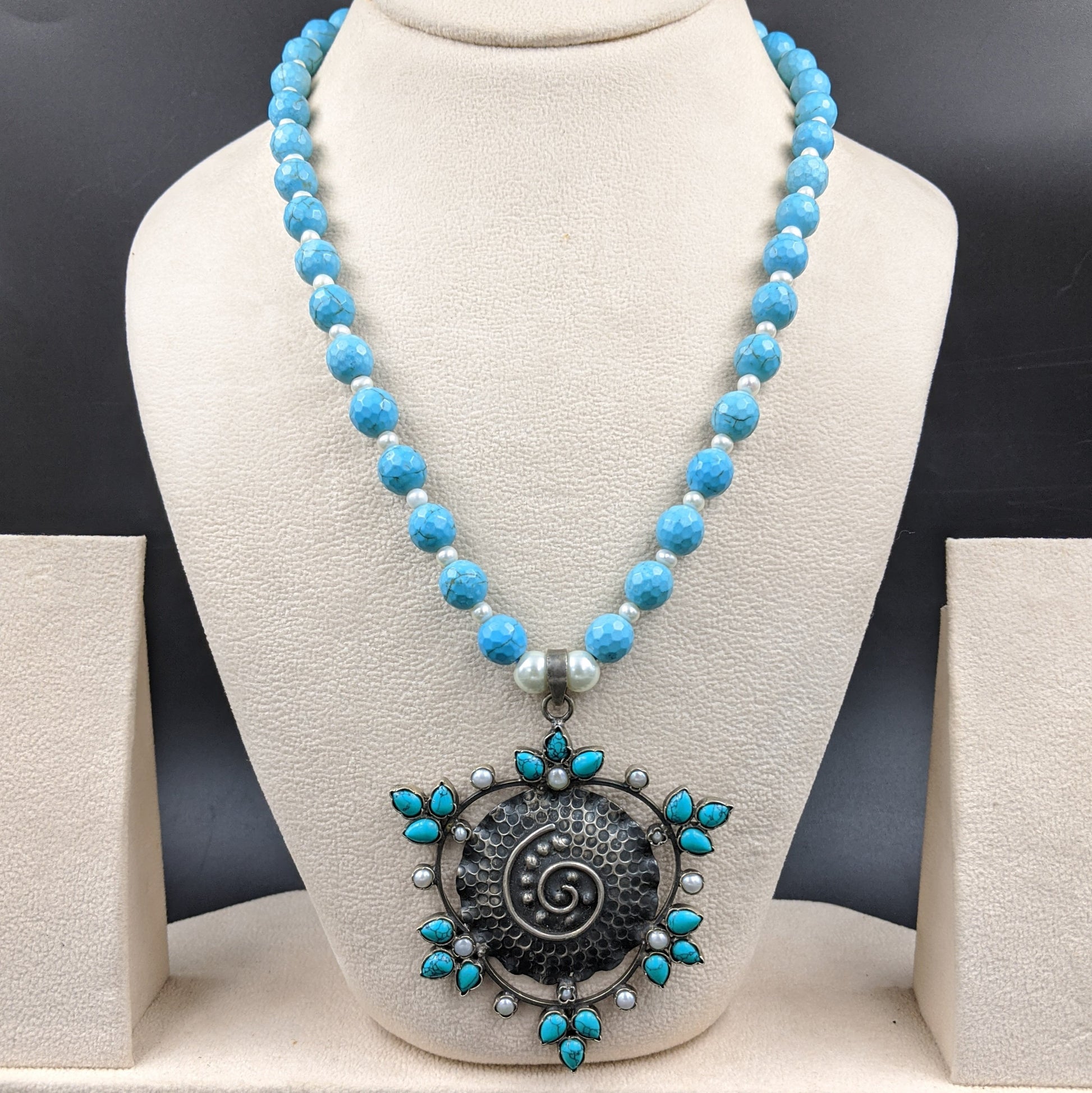 SILVER JEWELLERY Jewels by Revlis Neckpiece