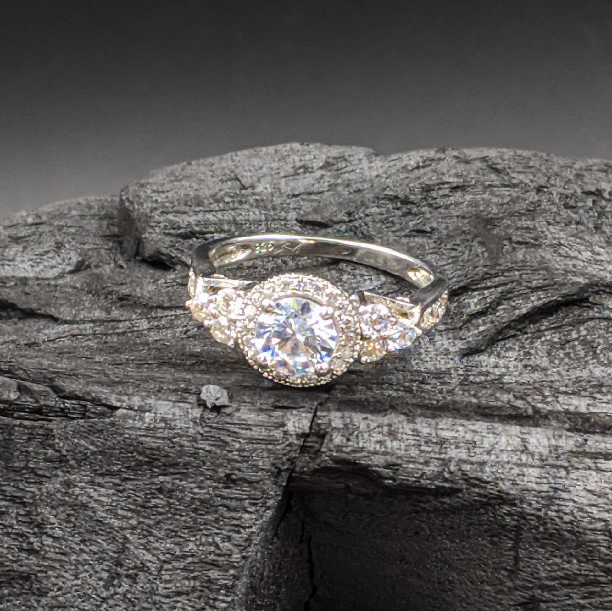 Jauhri - Jewels by Revlis Silver Ring