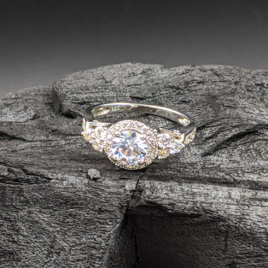 Jauhri - Jewels by Revlis Silver Ring