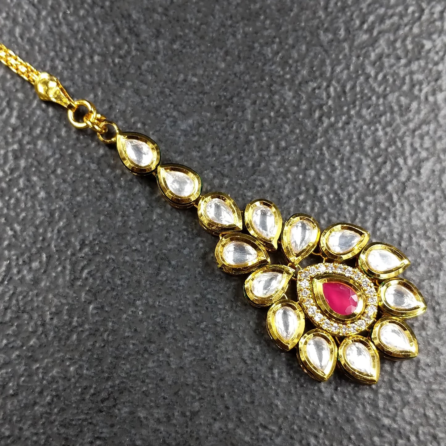 HANDCRAFTED LUXURY FASHION JEWELLERY BY JAUHRI-EKATARA MAANG TIKKA