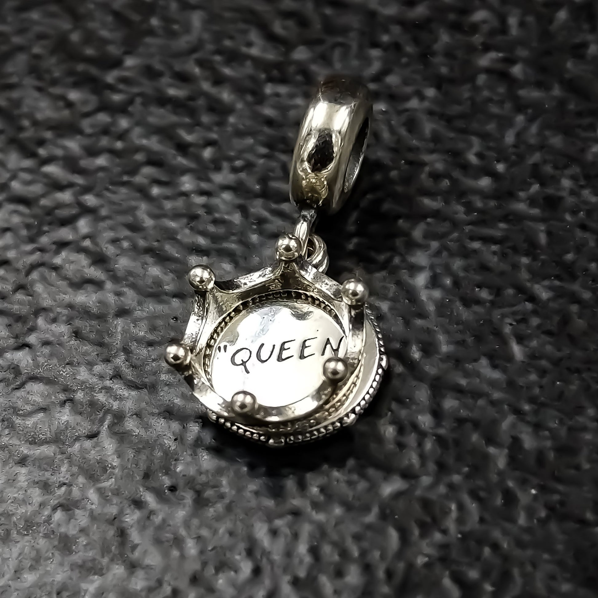 JAUHRI CREATE YOUR OWN CHARM BRACELET Queen And Regal Crown Dangle