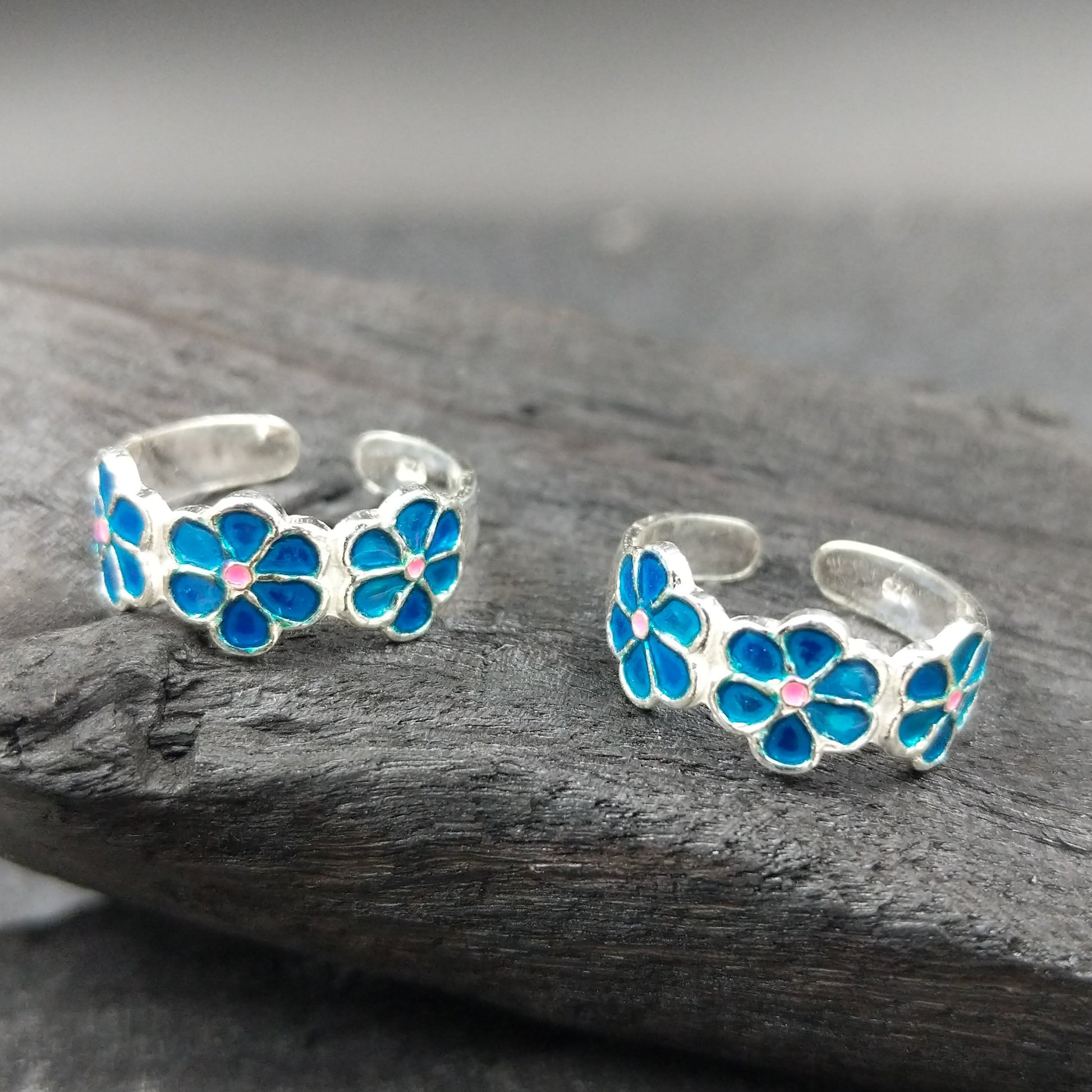 HANDCRAFTED 92.5 STERLING SILVER JEWELLERY BY JAUHRI TOE RINGS-HYDRANGEA TOE RING