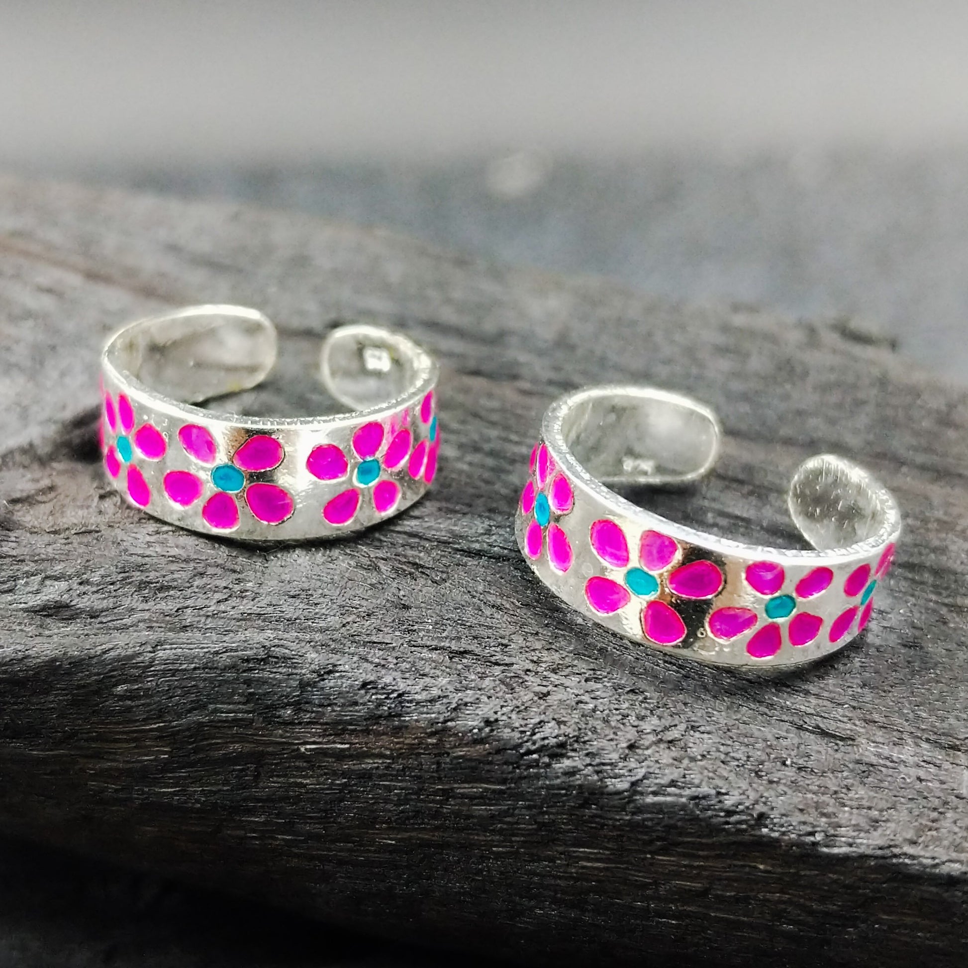 HANDCRAFTED 92.5 STERLING SILVER JEWELLERY BY JAUHRI TOE RINGS-DOT FLOWER TOE RING