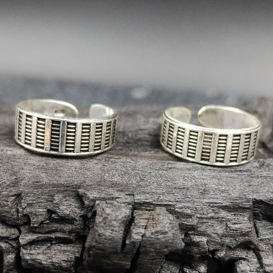 HANDCRAFTED 92.5 STERLING SILVER JEWELLERY BY JAUHRI TOE RINGS-LINEAR TOE RING
