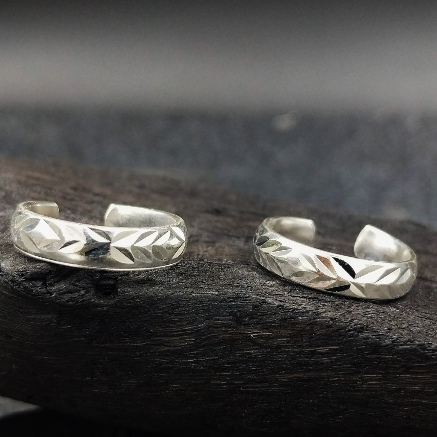 HANDCRAFTED 92.5 STERLING SILVER JEWELLERY BY JAUHRI TOE RINGS-ENGRAVED TOE RING