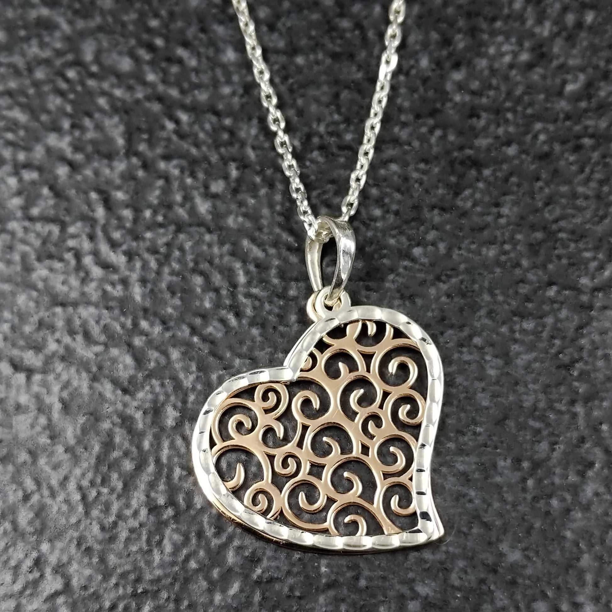 Jauhri Pendant Chain Set - Growing Heart Pendant and Chain