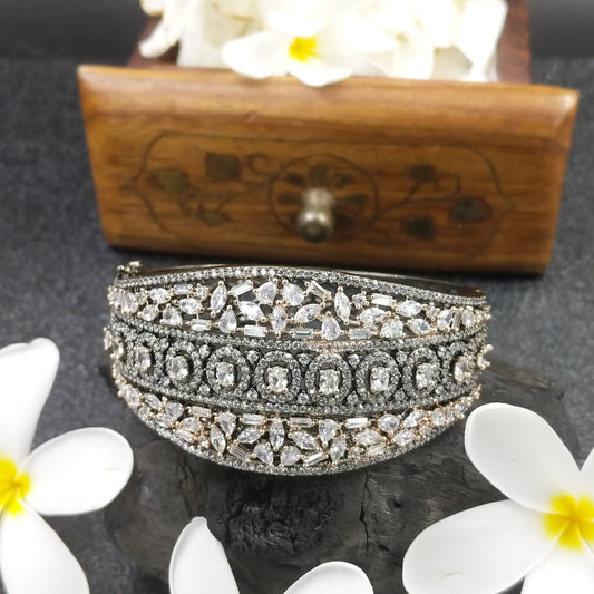 Karniya Bracelet